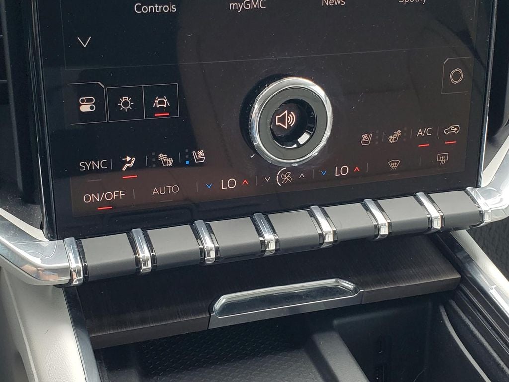 2025 GMC Acadia Denali