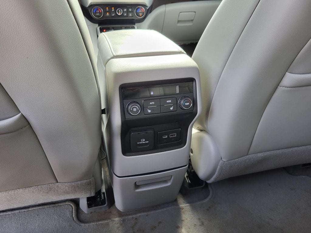 2022 GMC Acadia SLT