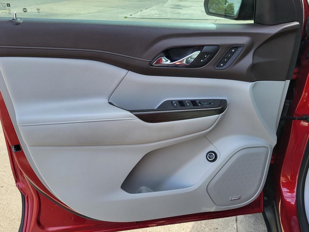 2022 GMC Acadia SLT