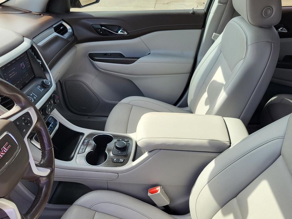 2022 GMC Acadia SLT