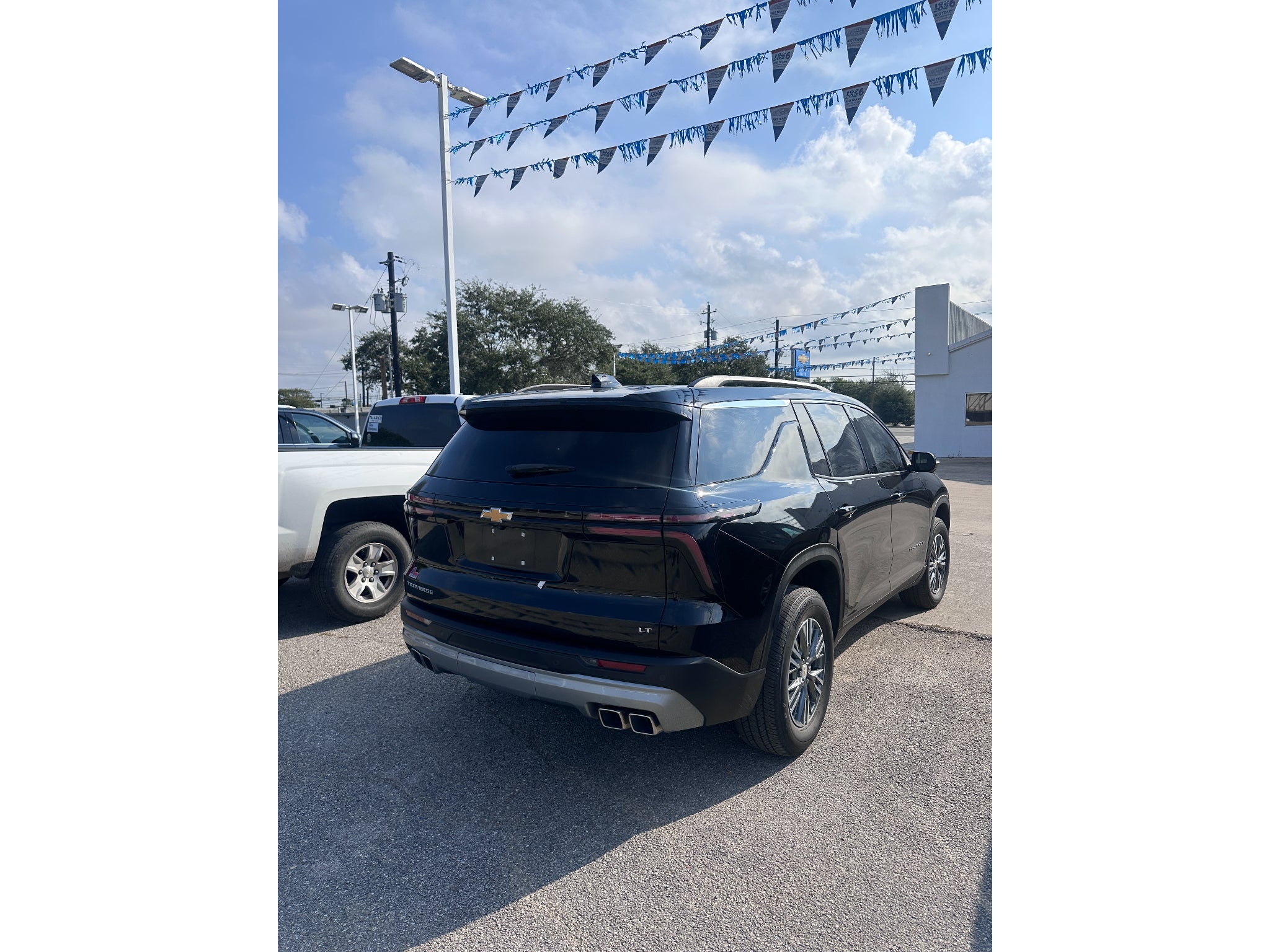 2024 Chevrolet Traverse FWD LT