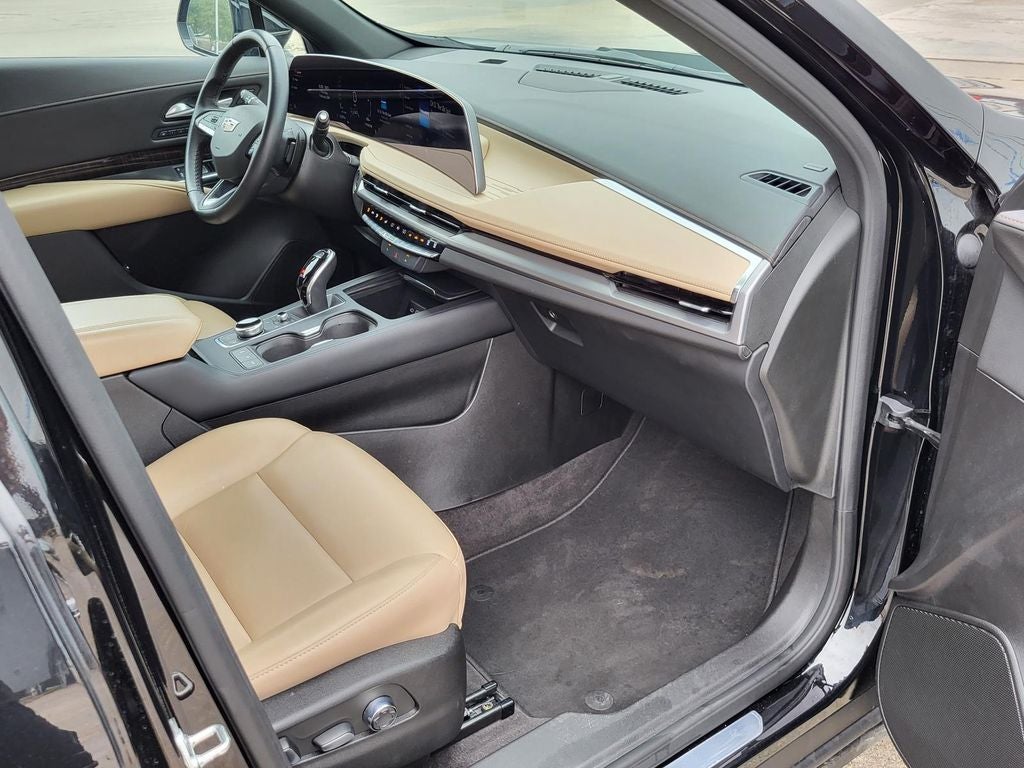 2025 Cadillac XT4 Premium Luxury