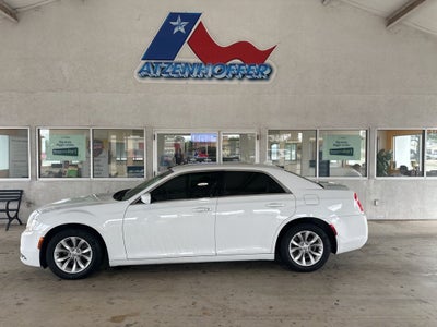 2019 Chrysler 300 Touring