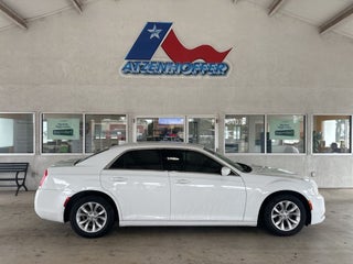 2019 Chrysler 300 Touring