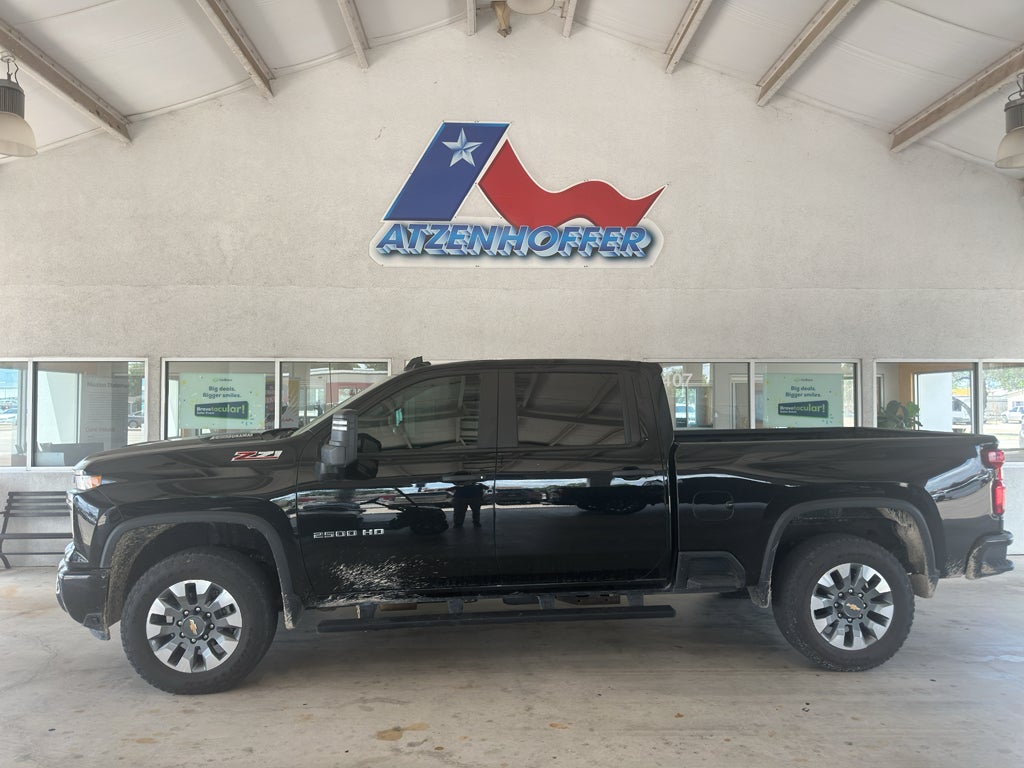 2026 Chevrolet Silverado Custom