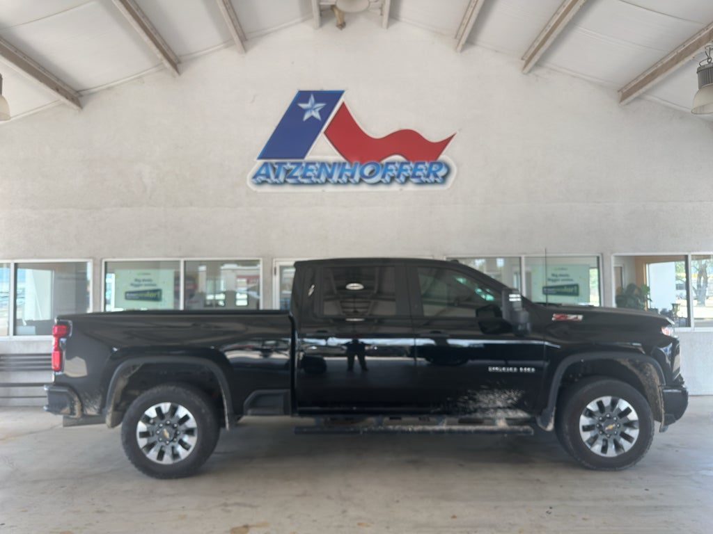 2026 Chevrolet Silverado Custom