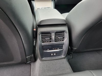 2025 BMW 3 Series 330i