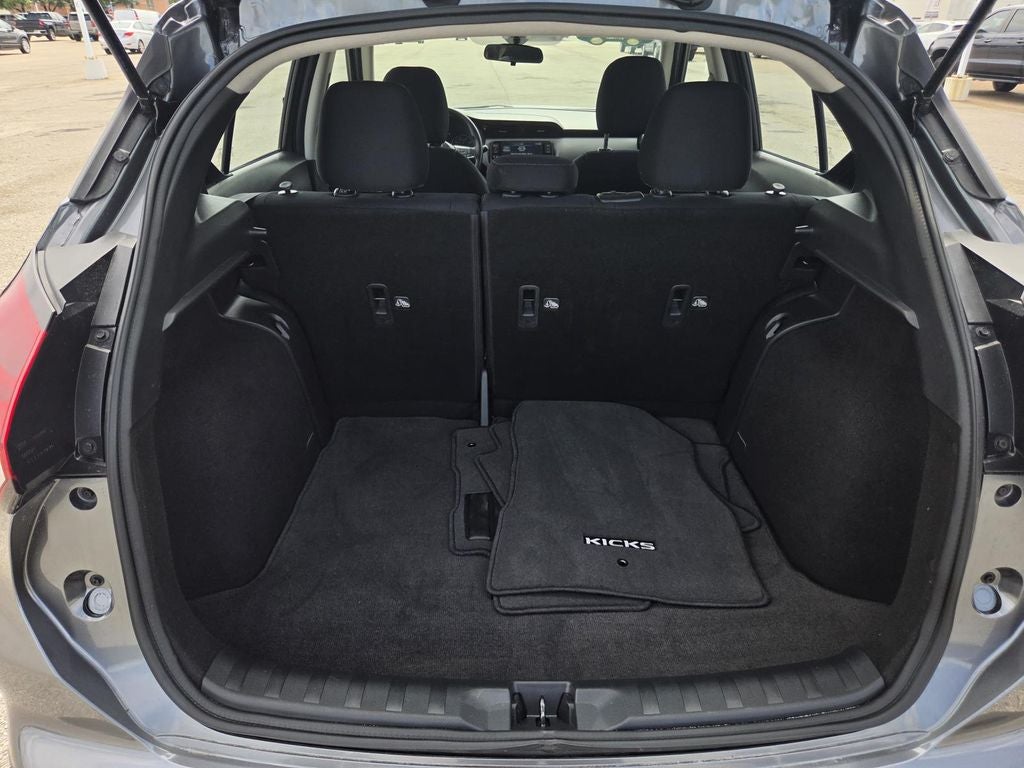2023 Nissan Kicks SV