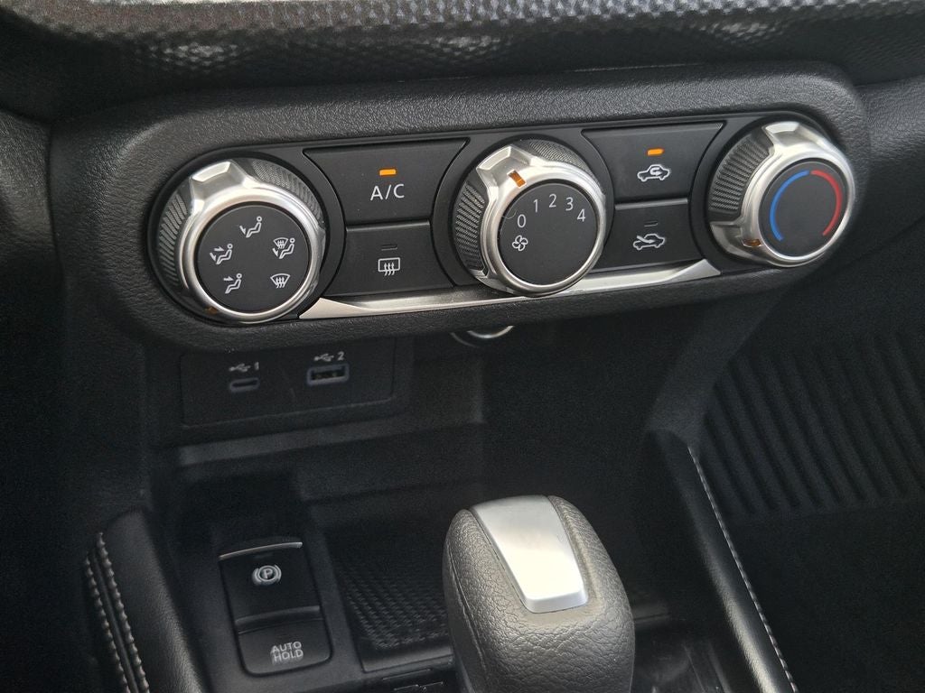 2023 Nissan Kicks SV