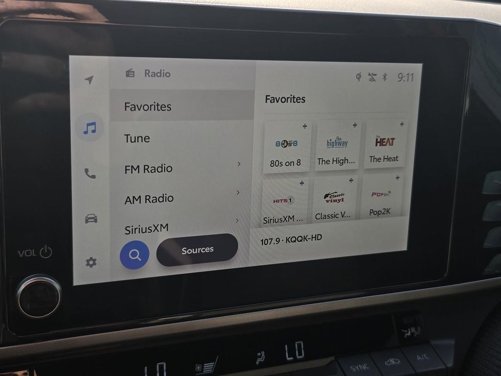 2025 Toyota Camry Hybrid SE