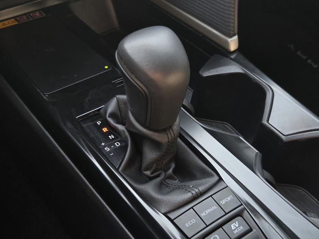 2025 Toyota Camry Hybrid SE