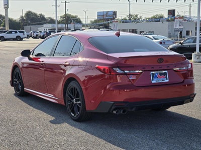 2025 Toyota Camry Hybrid SE