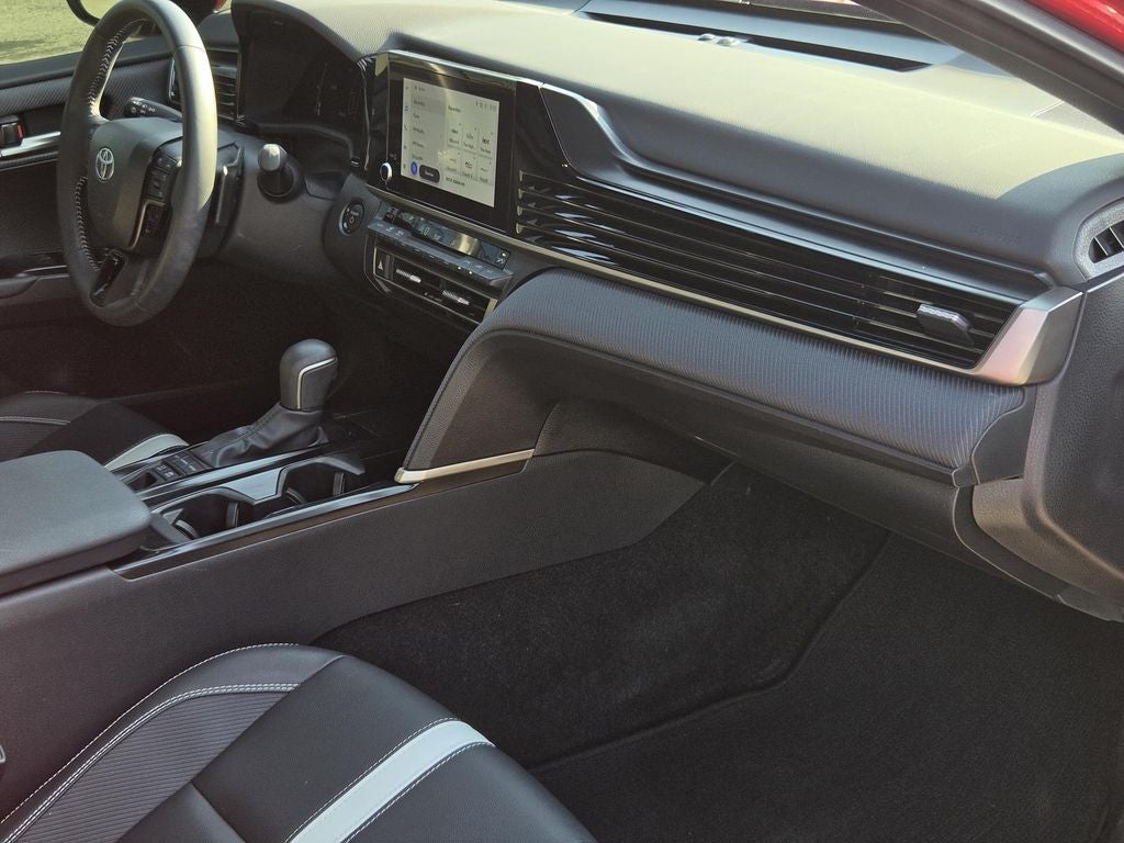 2025 Toyota Camry Hybrid SE