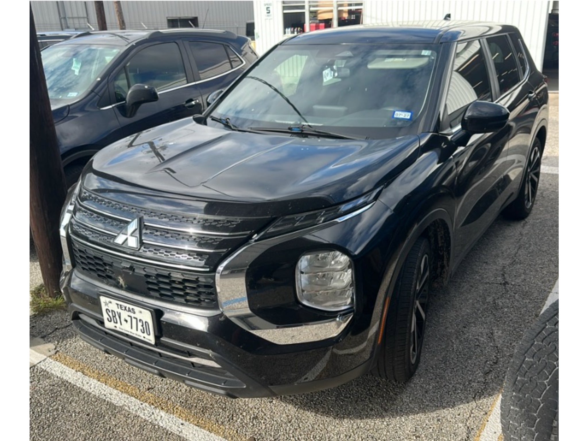 2022 Mitsubishi Outlander ES