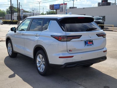 2026 Mitsubishi Outlander ES