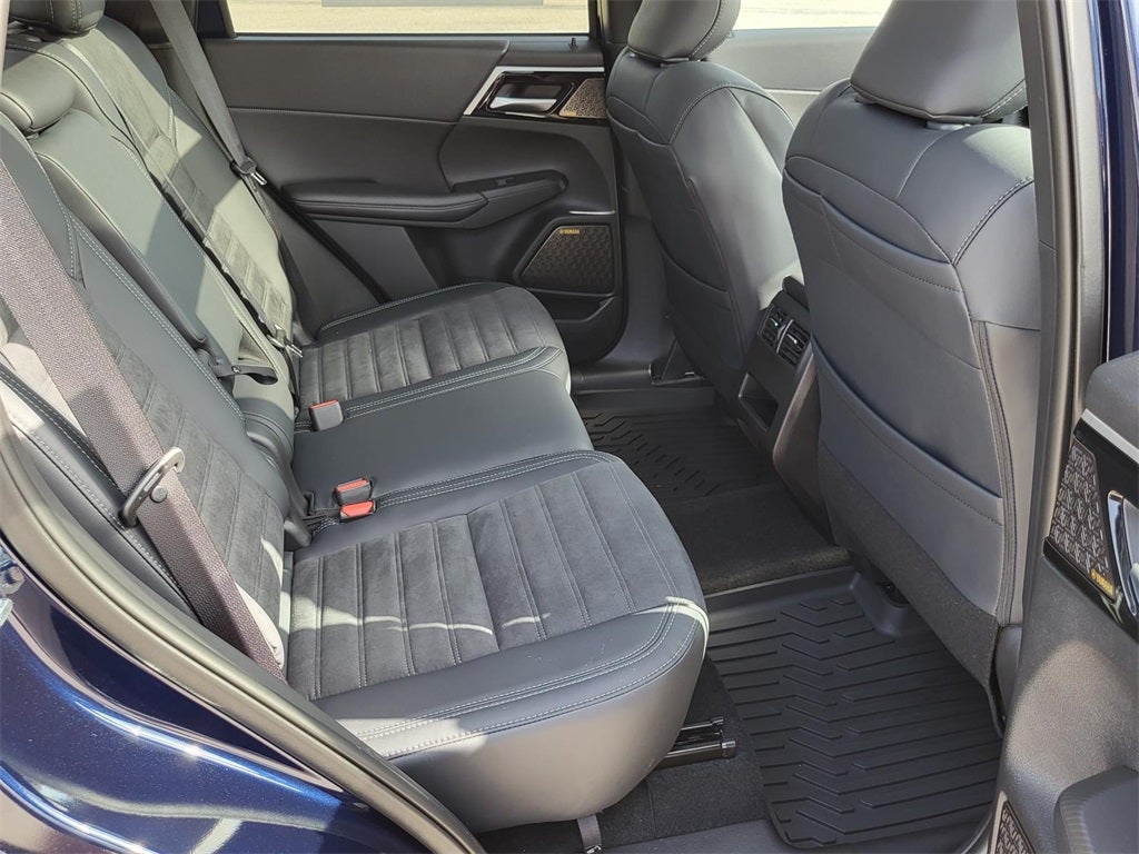 2025 Mitsubishi Outlander SE