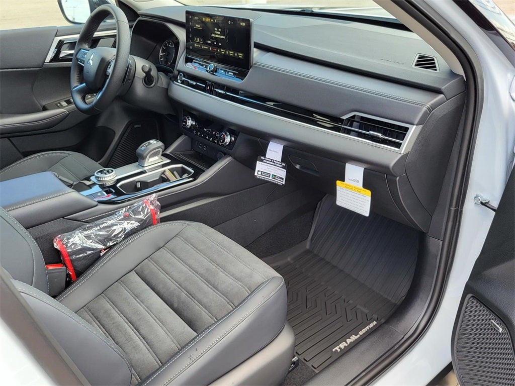 2025 Mitsubishi Outlander Trail Edition