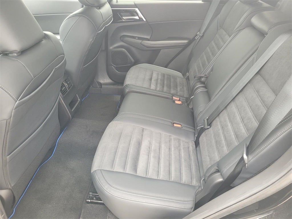 2024 Mitsubishi Outlander PHEV SE