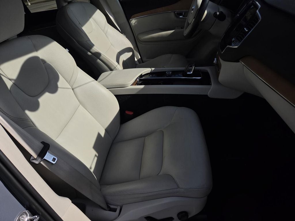 2022 Volvo XC90 Inscription Expression